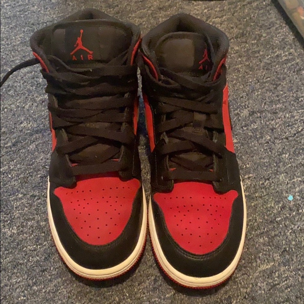 Air Jordan 1 Mids